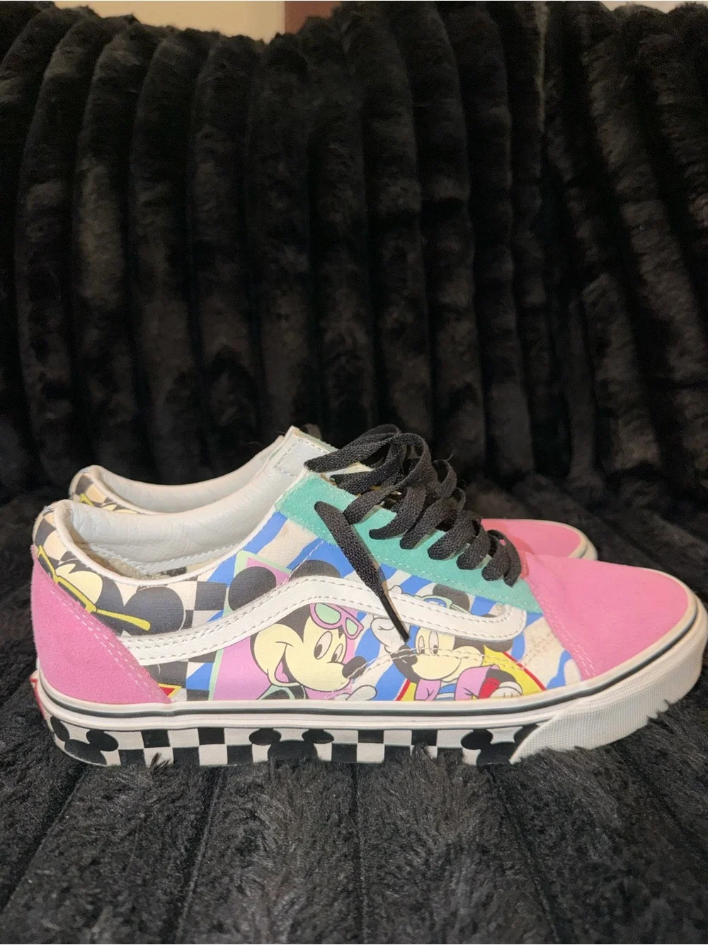 Vans Men’s Old Skool 80s Mickey Mouse Low-Top Skate Shoes - Pink Multicolor